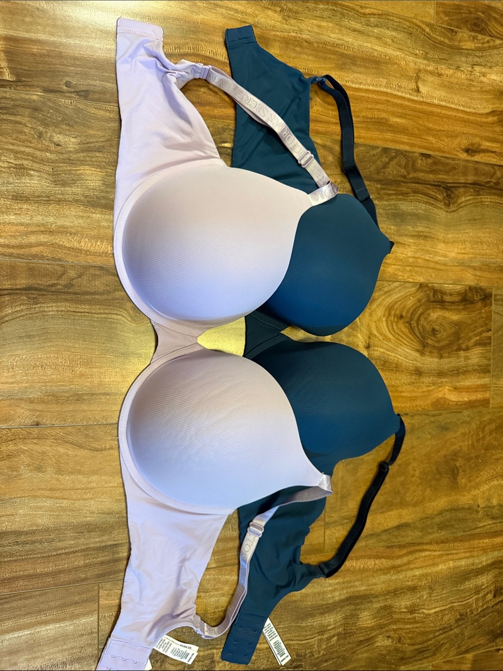 Victoria's Secret Smooth Molded T-Shirt Bras in Lavender and Teal